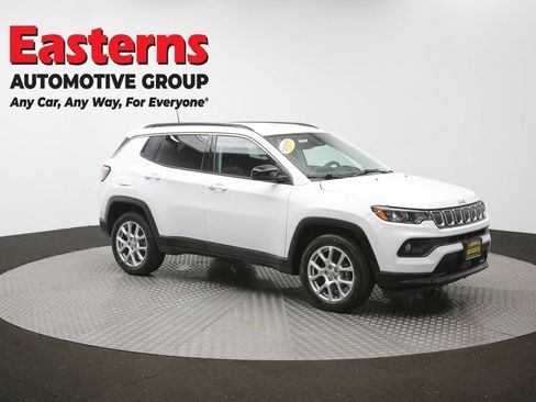 Used 2022 Jeep Compass Latitude AWD/4WD image 46
