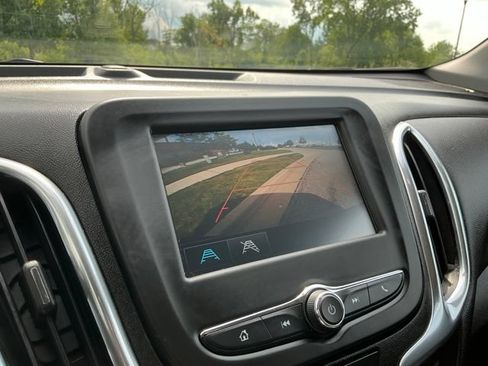 Used 2018 Chevrolet Equinox LT FWD image 29