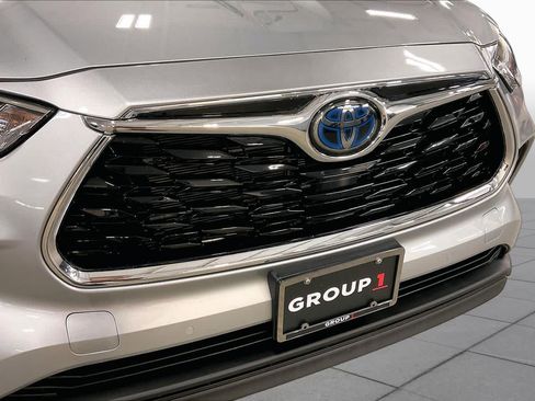 Used 2023 Toyota Highlander Limited AWD/4WD image 30