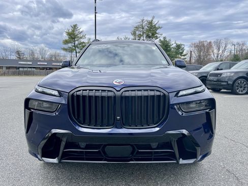 Used 2024 BMW X7 xDrive40i w/ M Sport Package image 2