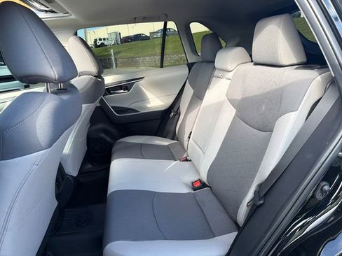 Used 2022 Toyota RAV4 XLE w/ Convenience Package image 25