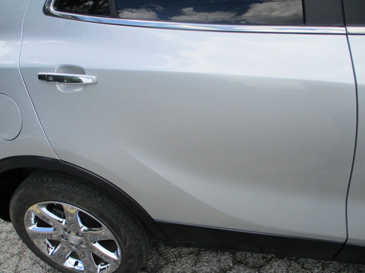 Used 2019 Buick Encore Essence w/ Experience Buick Package AWD/4WD image 19