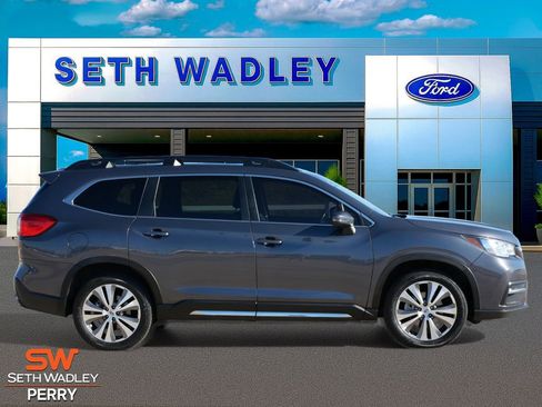 Used 2022 Subaru Ascent Limited image 3