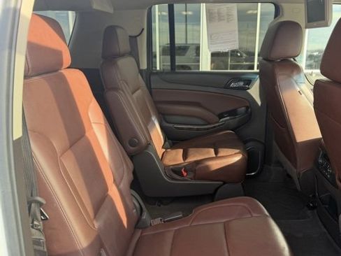 Used 2019 Chevrolet Suburban Premier image 22