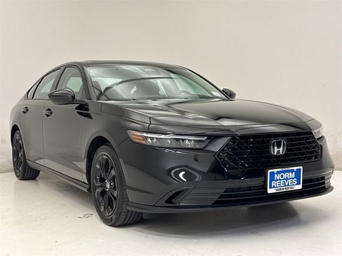 Certified 2025 Honda Accord SE image 4