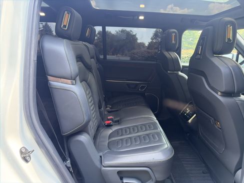 Used 2022 Rivian R1S Launch Edition AWD/4WD image 38