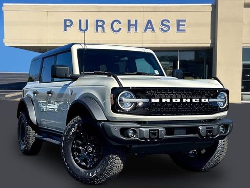 New 2026 Ford Bronco Badlands image 1