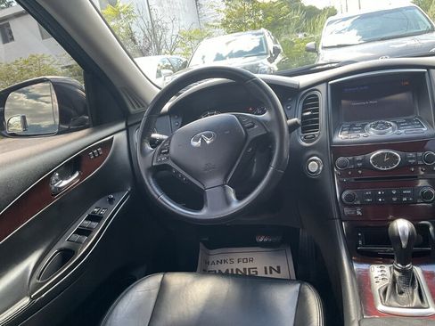 Used 2017 INFINITI QX50 2WD w/ Deluxe Touring Package image 15