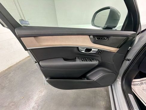 Used 2025 Volvo XC90 B6 Plus w/ Protection Package Premier image 23