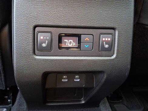Used 2025 Mitsubishi Outlander SEL AWD/4WD image 11