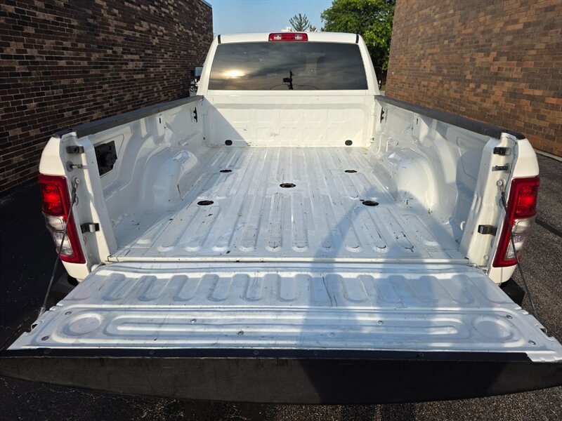 Used 2022 RAM 3500 Tradesman w/ Chrome Appearance Group AWD/4WD image 31