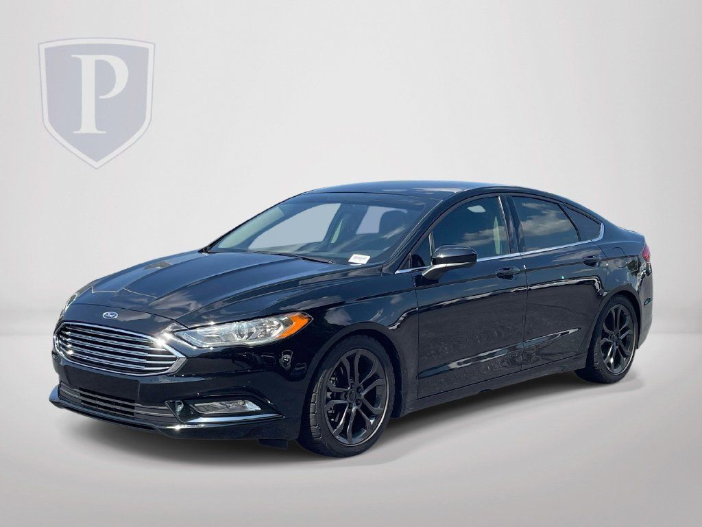 Used 2018 Ford Fusion SE w/ Equipment Group 201A FWD image 4