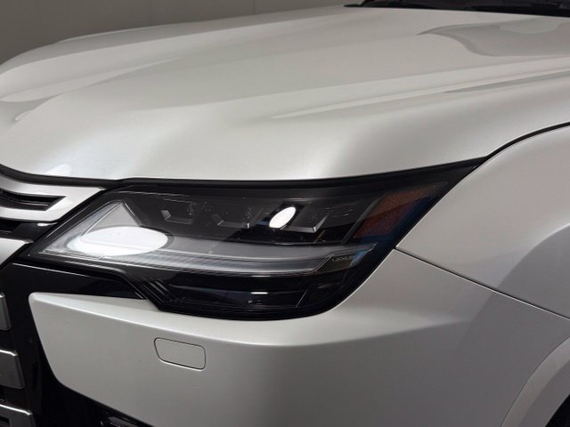 Used 2023 Lexus LX 600 4WD w/ Accessory Package (Z1) image 12