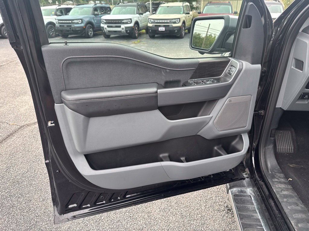 Used 2025 Ford F150 Lariat w/ Equipment Group 501A Mid AWD/4WD image 27