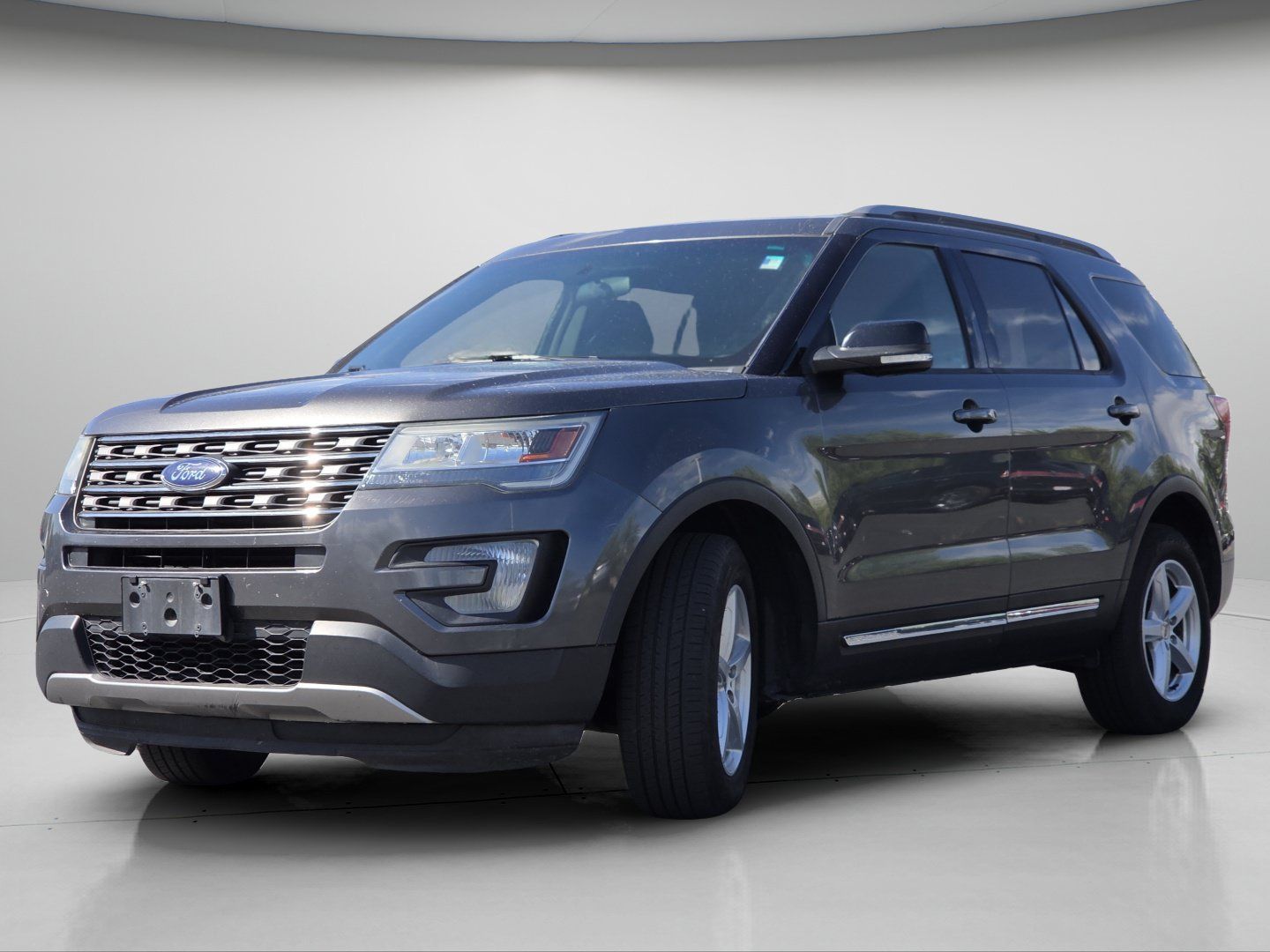 Used 2016 Ford Explorer XLT AWD/4WD image 16