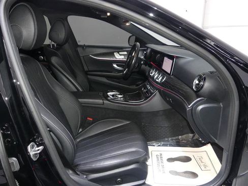 Used 2020 Mercedes-Benz E 350 4MATIC Sedan w/ Premium Package image 23