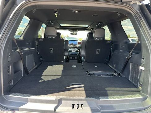 Used 2022 Lincoln Navigator Reserve w/ Equipment Group 201A image 11