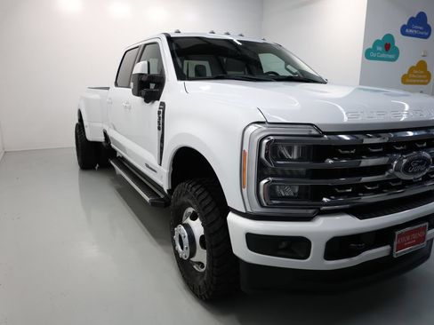 Used 2023 Ford F350 Lariat w/ FX4 Off-Road Package AWD/4WD image 61