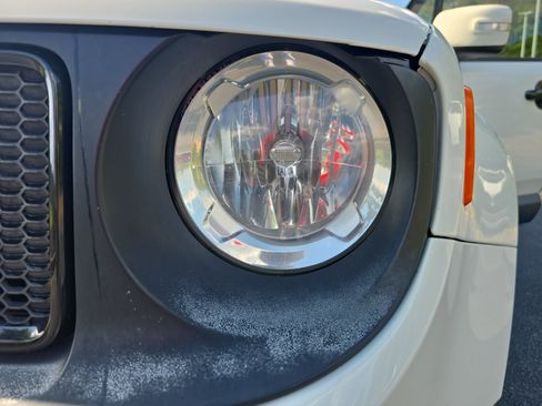 Used 2018 Jeep Renegade Altitude w/ Cold Weather Group FWD image 31