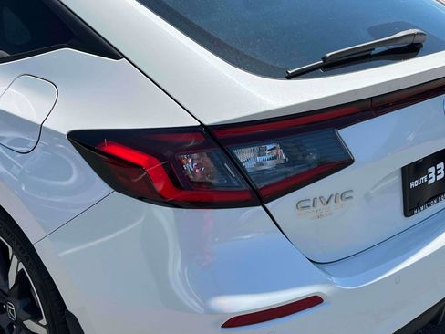 Used 2025 Honda Civic Sport Touring image 8