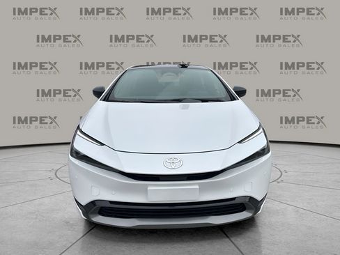 Used 2025 Toyota Prius XLE image 8