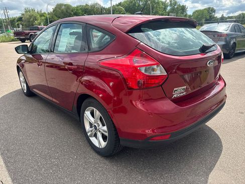 Used 2014 Ford Focus SE w/ SE Winter Package FWD image 7