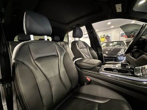 Used 2019 Audi Q8 Premium w/ Convenience Package AWD/4WD image 19