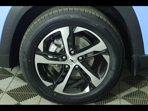 Certified 2024 Chevrolet Trax RS FWD image 11