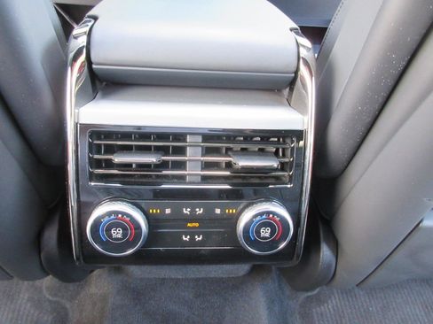 Used 2024 Land Rover Range Rover Sport SE AWD/4WD image 41