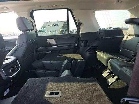 Used 2025 Ford Expedition Active AWD/4WD image 11