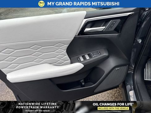 New 2026 Mitsubishi Outlander SEL image 11