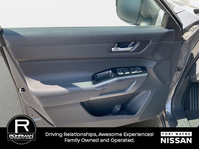 Certified 2025 Nissan Pathfinder SL AWD/4WD image 30