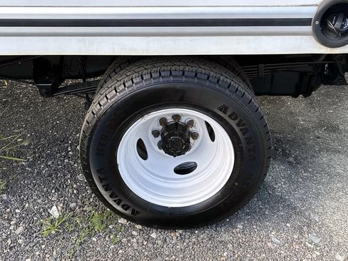 Used 2024 Ford E-350 and Econoline 350 Super Duty w/ Power Windows & Locks Group RWD image 12