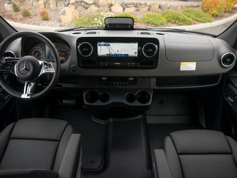 New 2025 Mercedes-Benz Sprinter 2500 image 31