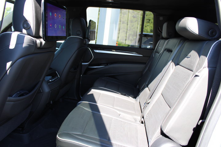 Used 2025 Cadillac Escalade ESV Premium Luxury w/ Touring Package AWD/4WD image 22