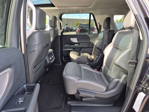 Used 2025 Ford Expedition Max Active AWD/4WD image 28
