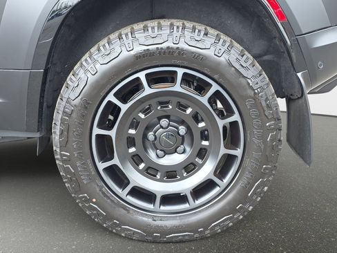 New 2026 Land Rover Defender 110 OCTA AWD/4WD image 34