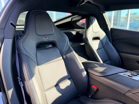 Used 2015 Chevrolet Corvette Stingray Z51 w/ 2LT Preferred Equipment Group image 16