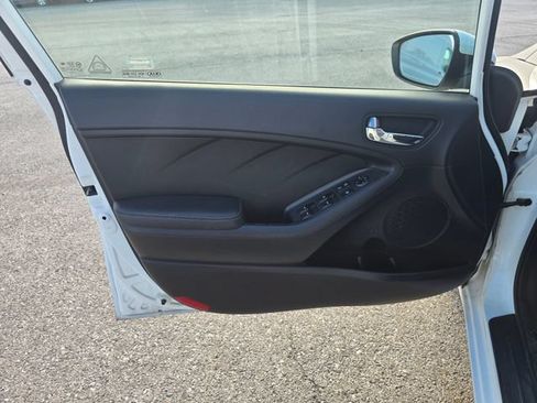 Used 2016 Kia Forte LX FWD image 9