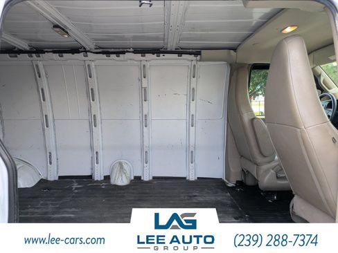 Used 2022 Chevrolet Express 3500 Extended w/ Driver Convenience Package RWD image 12
