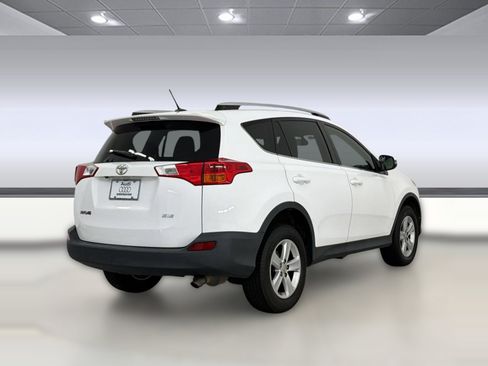 Used 2013 Toyota RAV4 XLE FWD image 9