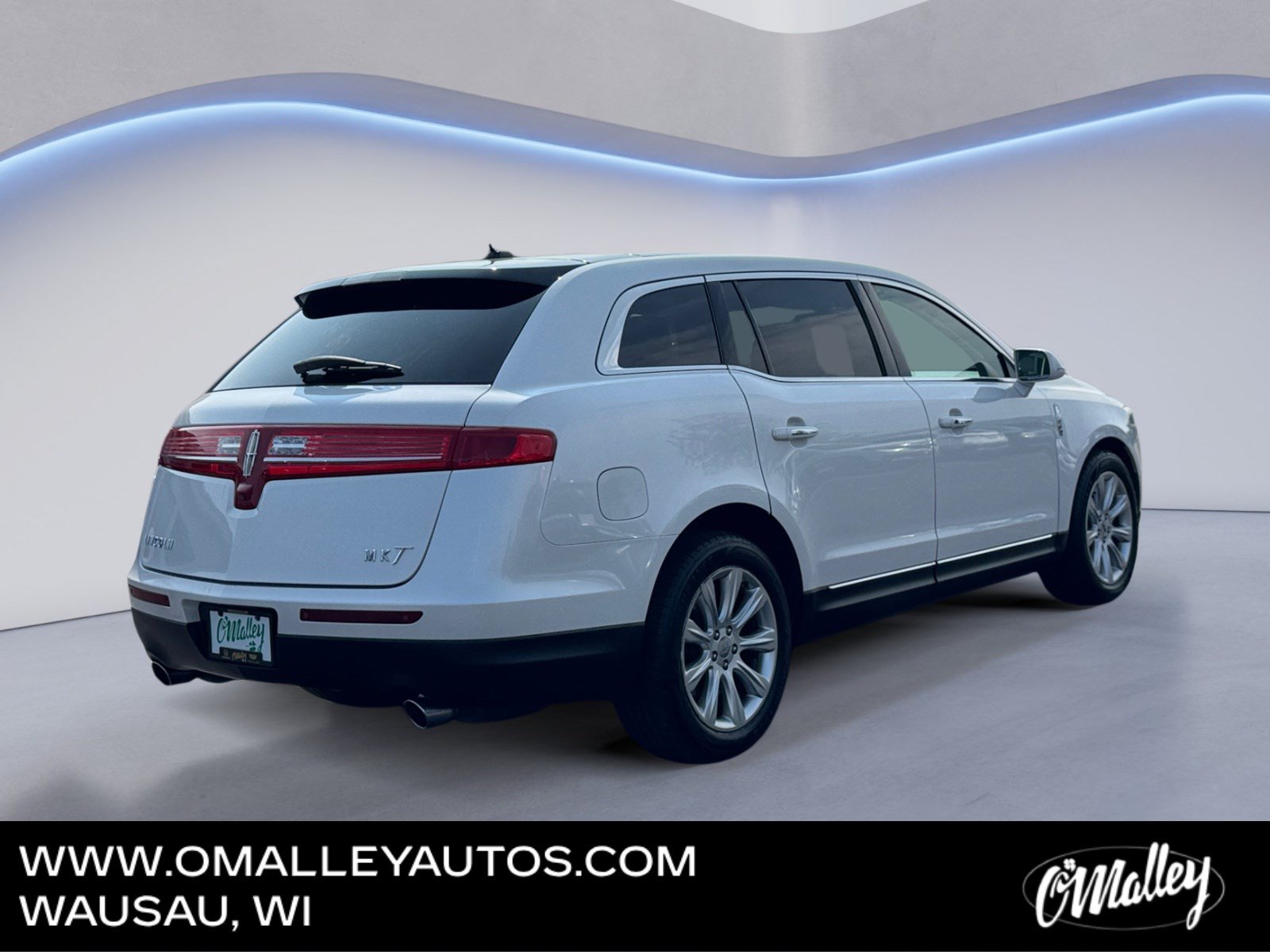 Used 2019 Lincoln MKT AWD image 5