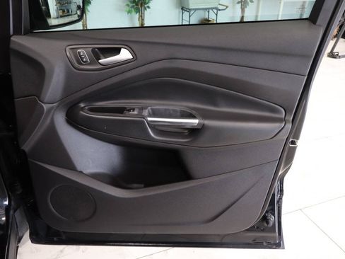Used 2018 Ford Escape SE w/ Ford Safe & Smart Package FWD image 18