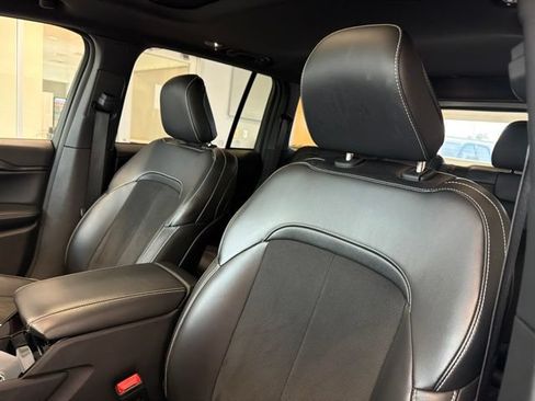 Used 2023 Jeep Grand Cherokee Altitude AWD/4WD image 13