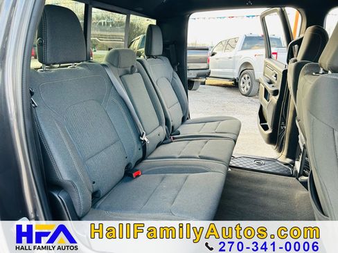 Used 2019 RAM 1500 Big Horn AWD/4WD image 18