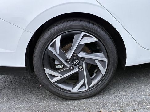 Used 2025 Hyundai Elantra Limited FWD image 47
