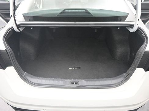 Used 2024 Nissan Altima 2.5 SR FWD image 18