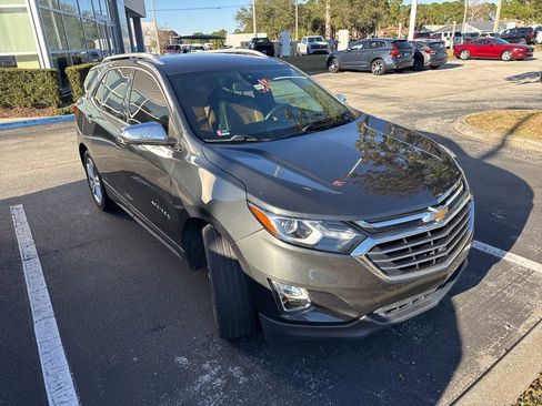 Used 2020 Chevrolet Equinox Premier image 3