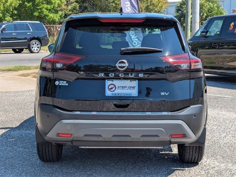 Used 2023 Nissan Rogue SV image 6