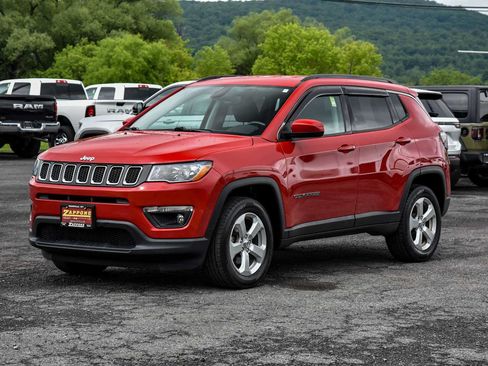 Certified 2020 Jeep Compass Latitude w/ Cold Weather Group AWD/4WD image 7